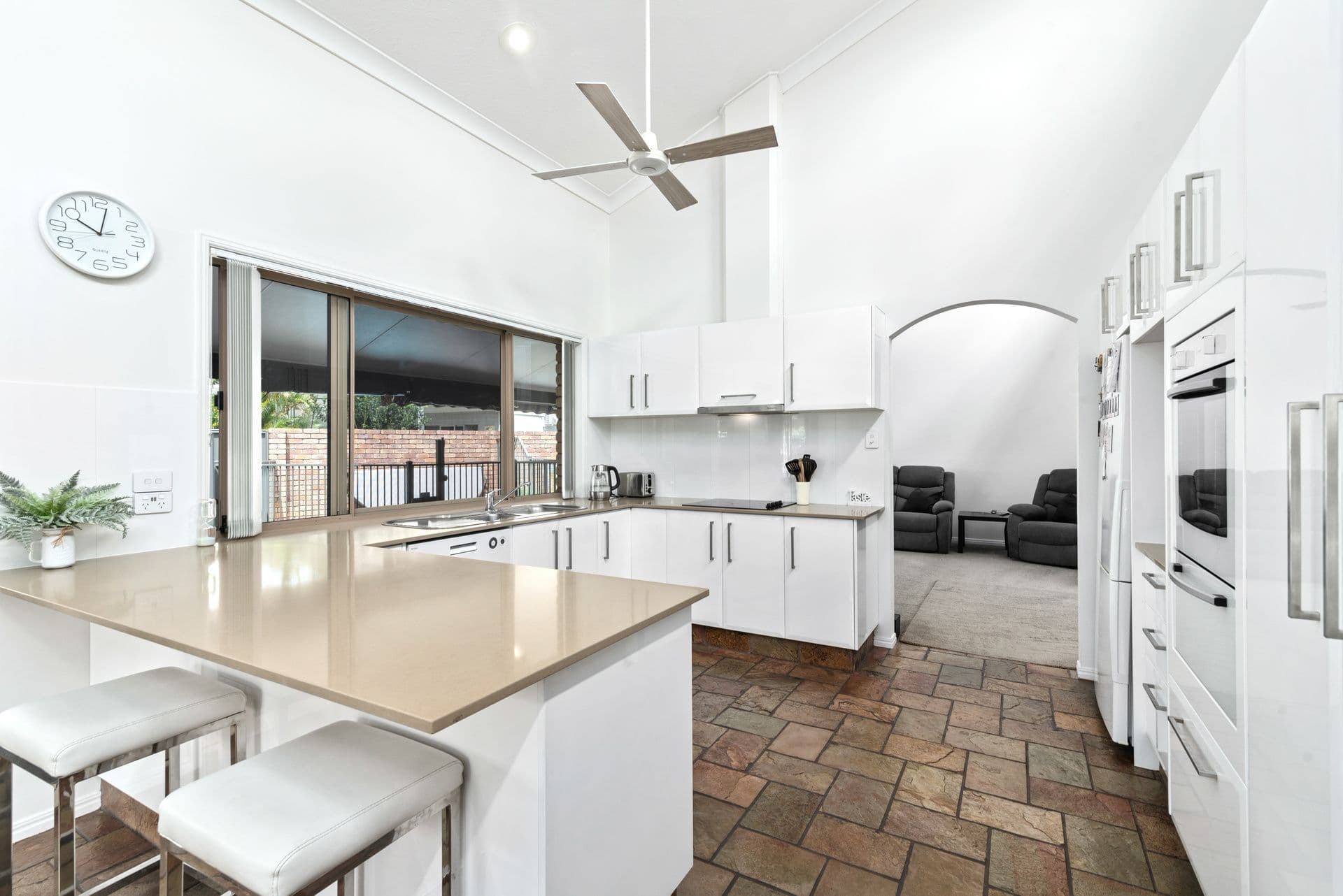 10 Bradshaw Drive, Currumbin Waters QLD 4223, Currumbin Waters - Thumbnail 7
