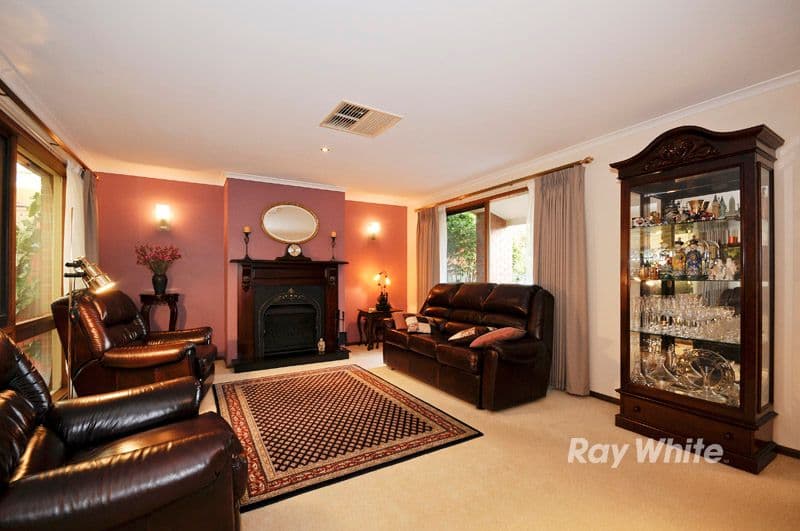 12 Kirrum Close, WANTIRNA SOUTH VIC 3152, Wantirna South - Thumbnail 2