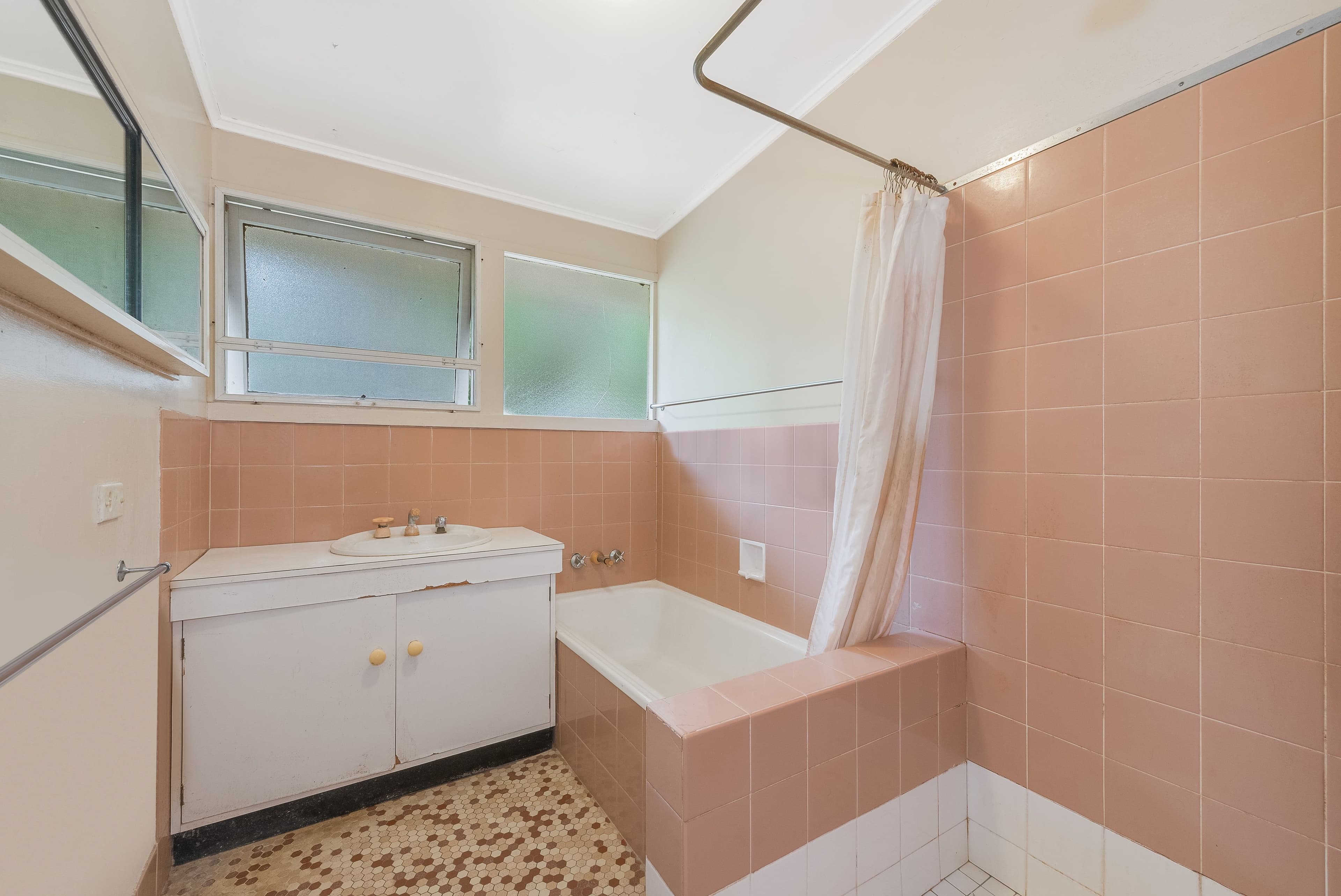 18 Fairholme Street, Kenmore QLD 4069, Kenmore - Thumbnail 8