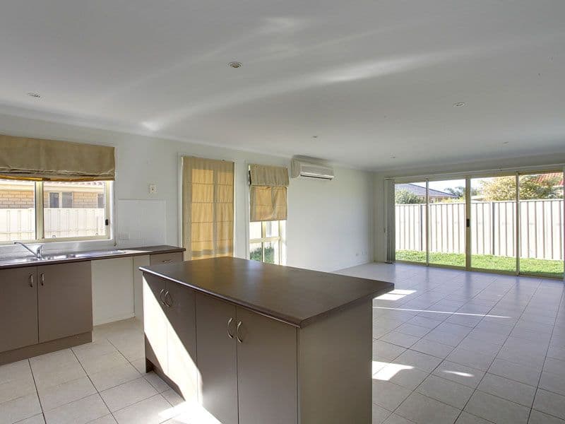 9 Periwinkle Drive, ALDINGA BEACH SA 5173, Aldinga Beach - Thumbnail 2