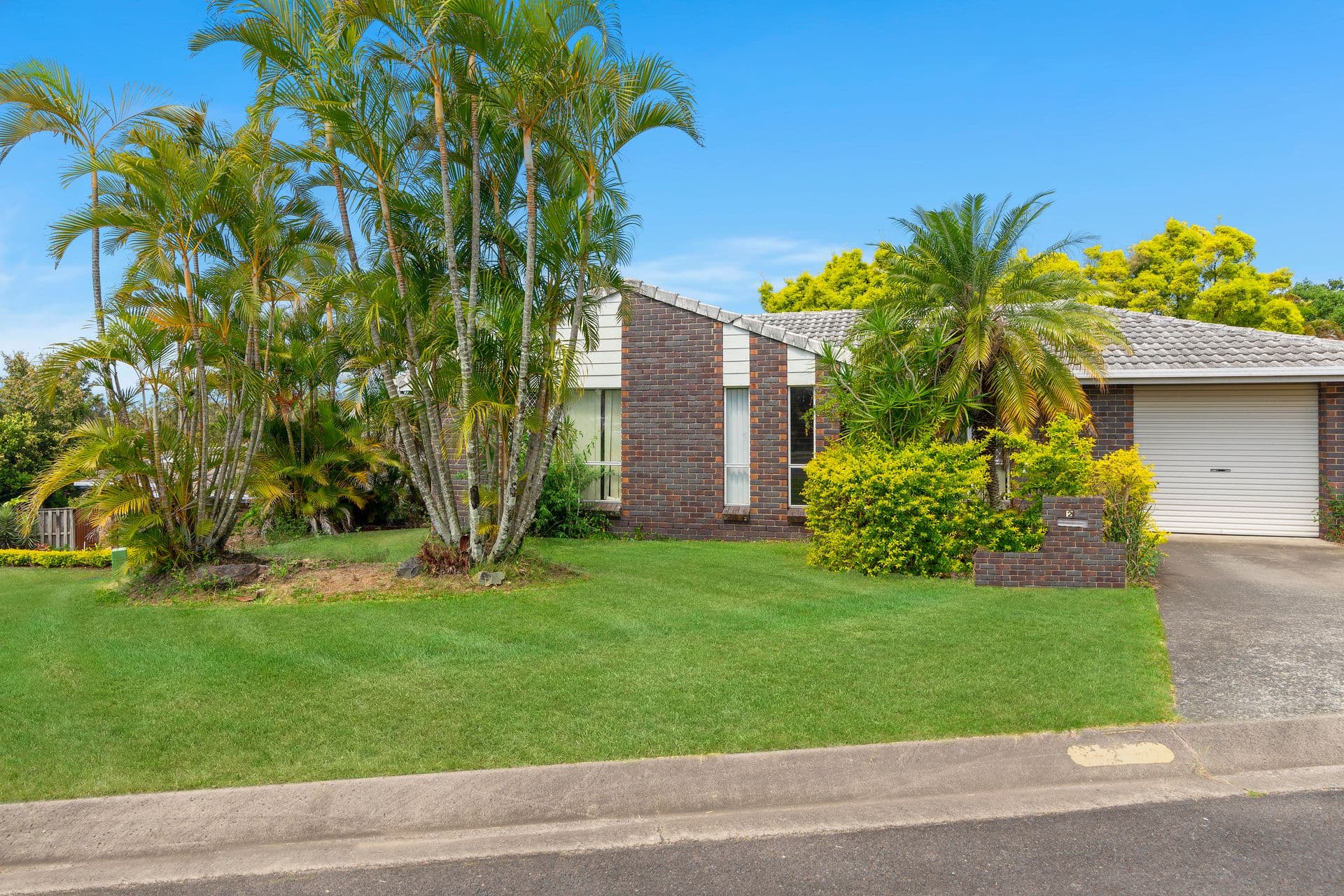 2 Daphne Court, Elanora QLD 4221, Elanora - Thumbnail 2