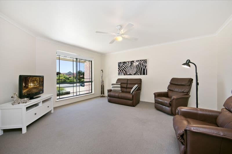 24 Blackwood Drive, CRAIGMORE SA 5114, Craigmore - Thumbnail 2