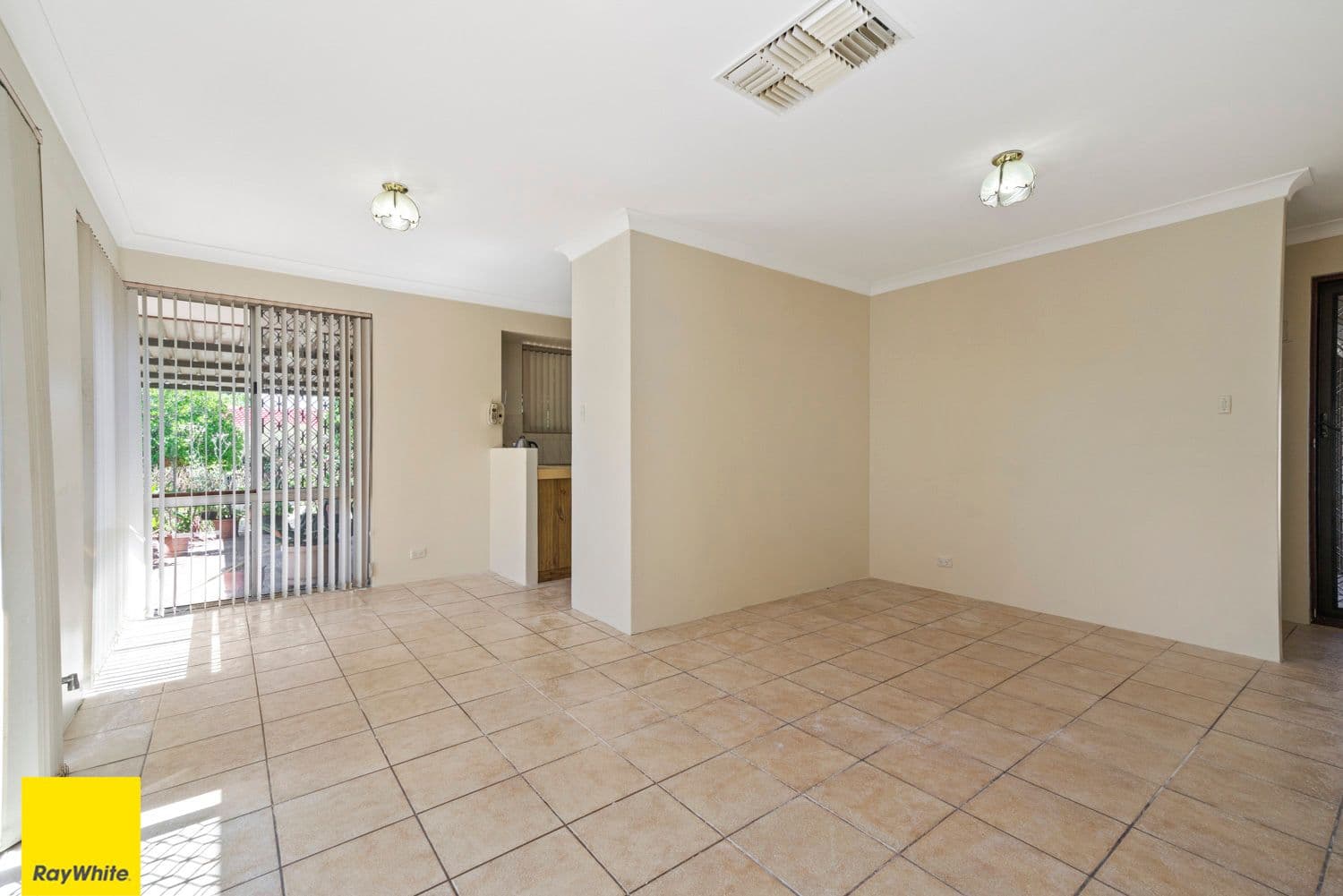 9 Regnans Close, Mirrabooka WA 6061, Mirrabooka - Thumbnail 5