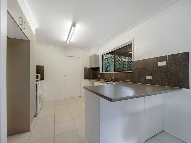 13 Levestam Court, CARRARA QLD 4211, Carrara - Thumbnail 3