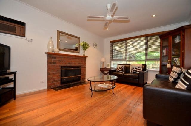 3 Frances Avenue, GREENSBOROUGH VIC 3088, Greensborough - Thumbnail 2