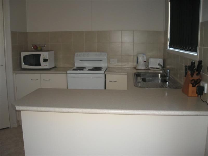 30 Hoffman Street, ROMA QLD 4455, Roma - Thumbnail 2