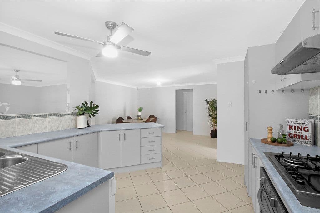 33 Ferraro Crescent, West Hoxton NSW 2171, West Hoxton - Thumbnail 3