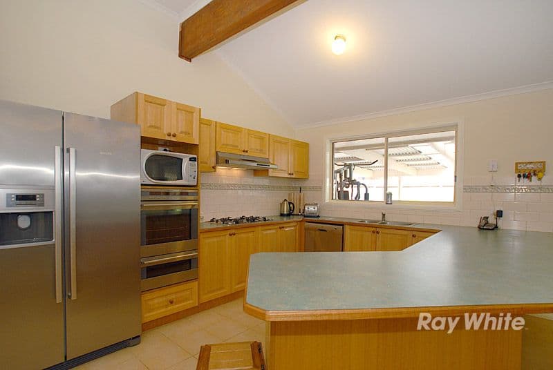 69 The Promenade, NARRE WARREN SOUTH VIC 3805, Narre Warren South - Thumbnail 6
