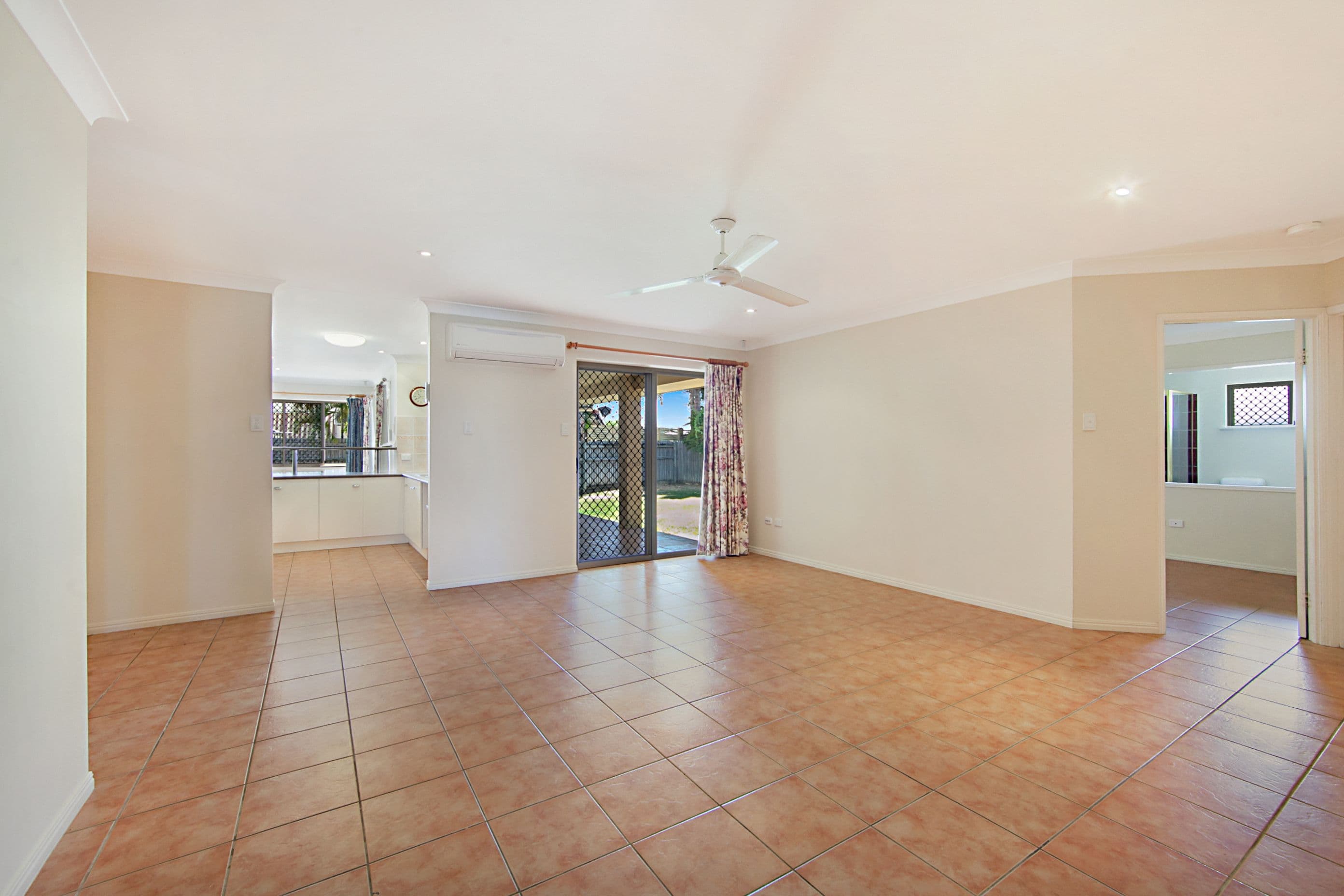 64 Greenwood Drive, Kirwan QLD 4817, Kirwan - Thumbnail 2