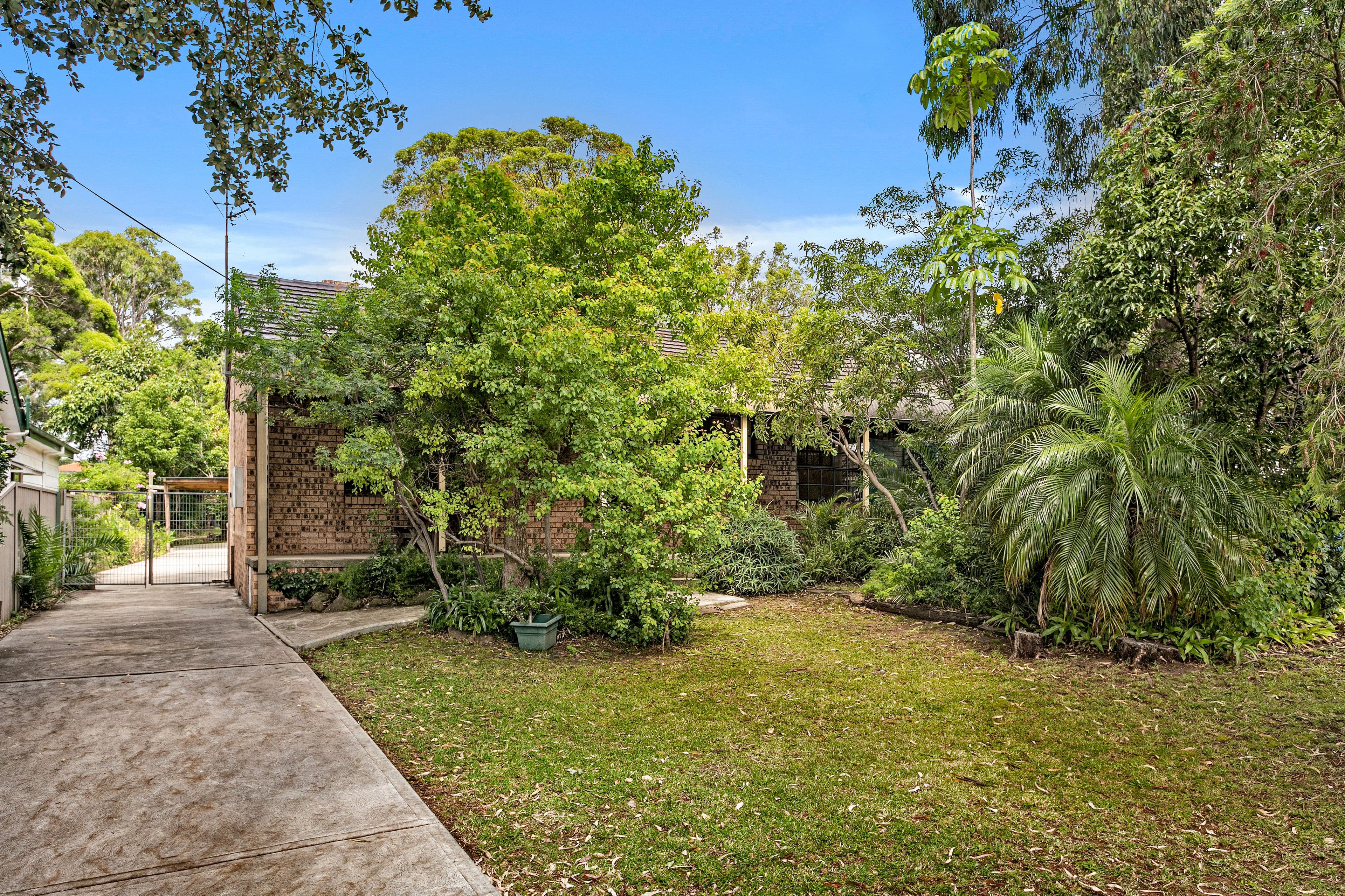 10 Eleanor Avenue, Oak Flats NSW 2529, Oak Flats - Thumbnail 2