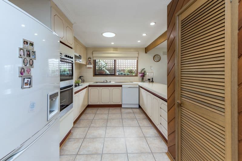 2 Bruthen Court, Brookfield VIC 3338, Brookfield - Thumbnail 3