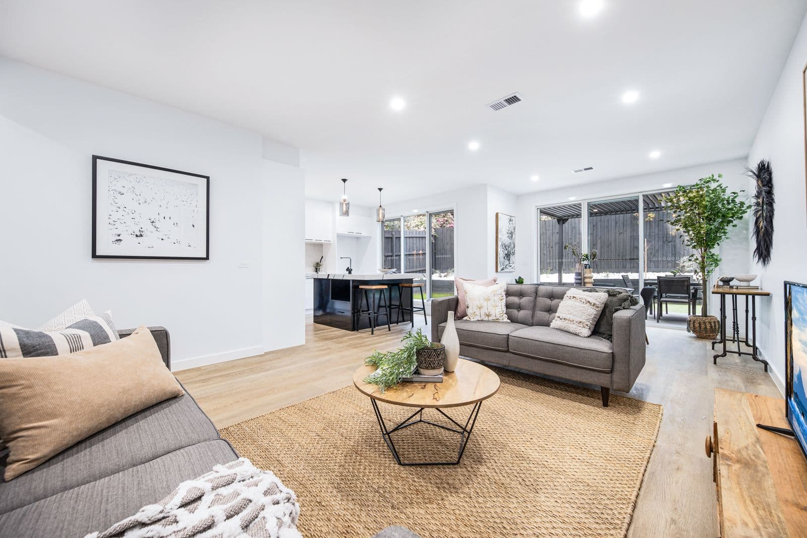 29B Damon Road, Mount Waverley VIC 3149, Mount Waverley - Thumbnail 2