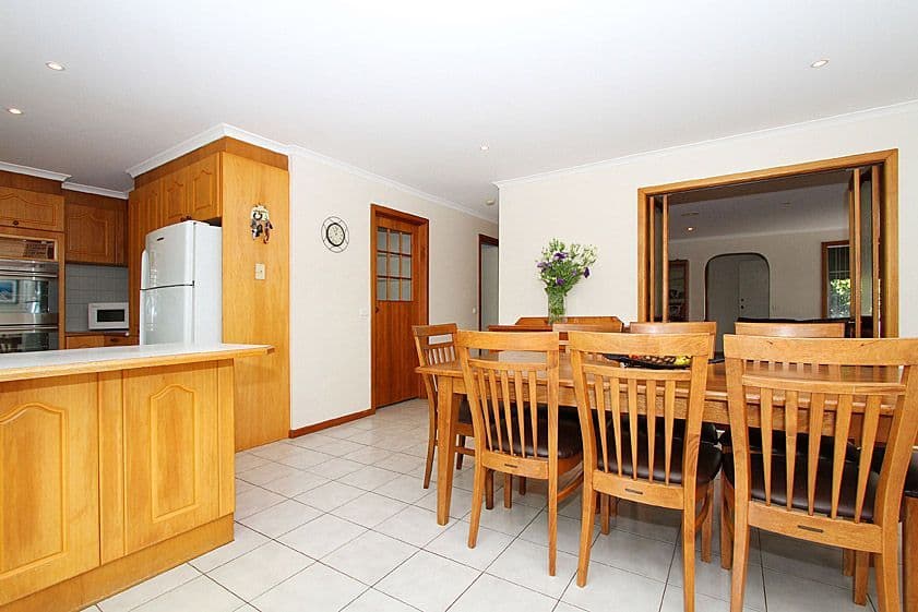 14 Norwood Road, MILL PARK VIC 3082, Mill Park - Thumbnail 3