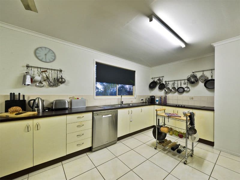 70 Bayview Terrace, DECEPTION BAY QLD 4508, Deception Bay - Thumbnail 6