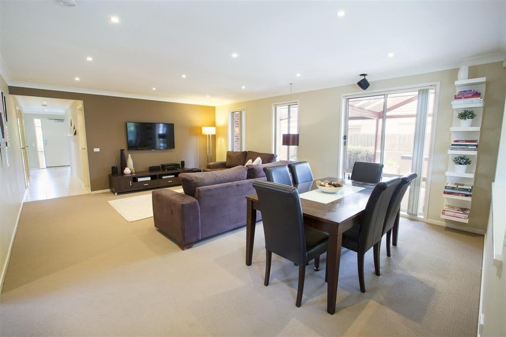 39 Ballybunnion Terrace, Glenmore Park - Thumbnail 3