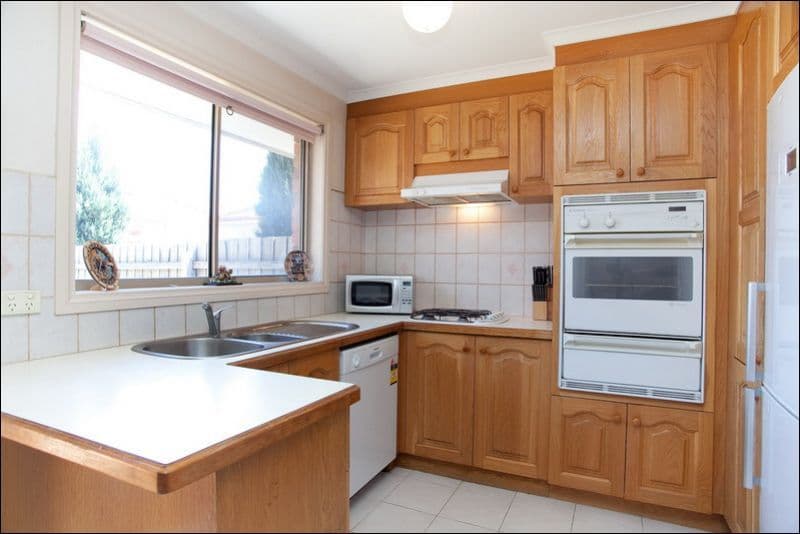 7  Bradley Drive, MILL PARK VIC 3082, Mill Park - Thumbnail 2