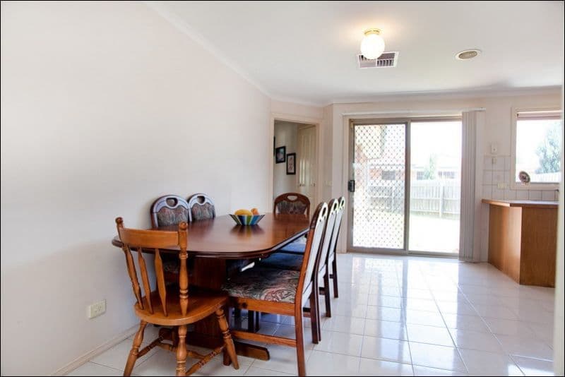 7  Bradley Drive, MILL PARK VIC 3082, Mill Park - Thumbnail 5