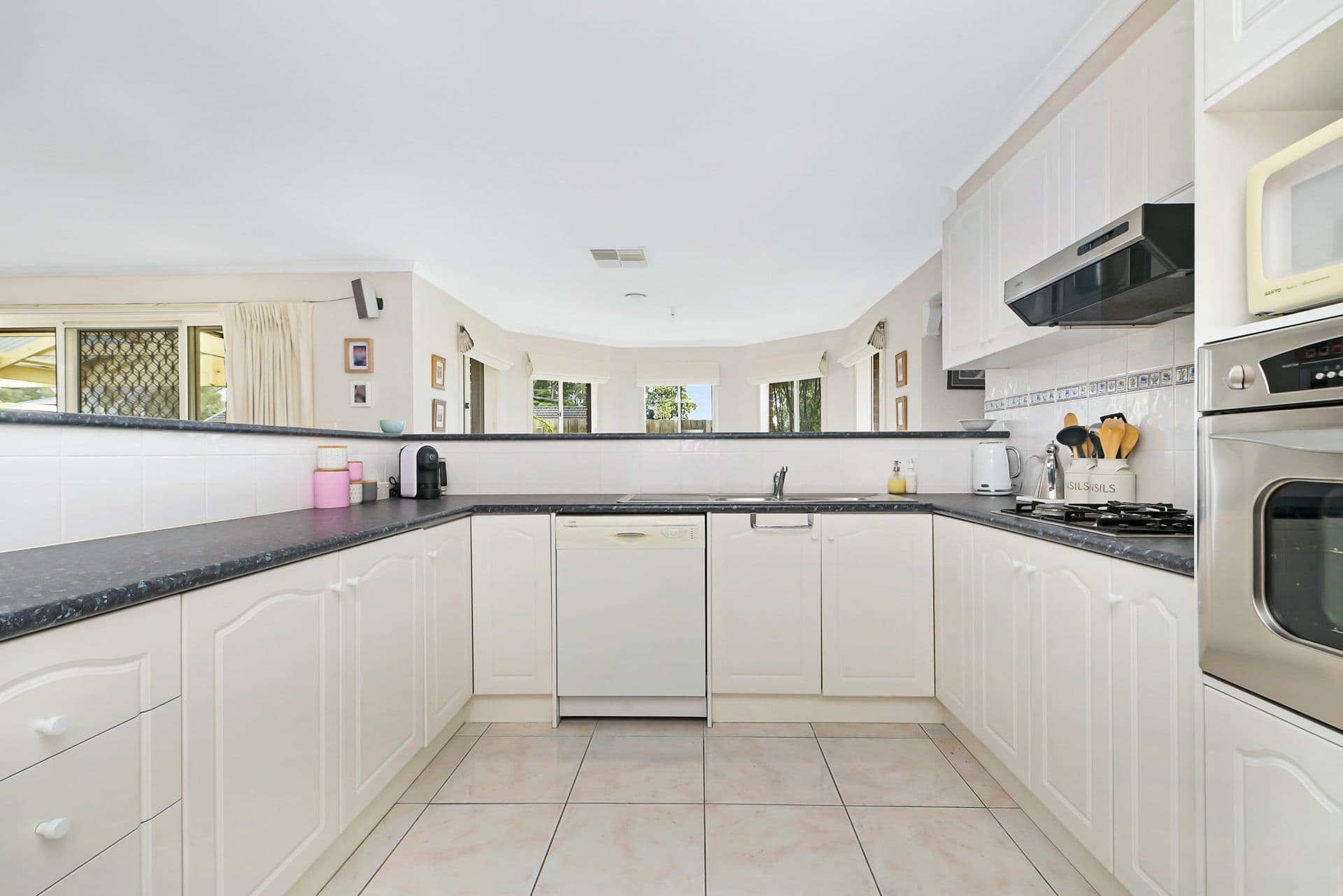 28 Regent Close, Berwick VIC 3806, Berwick - Thumbnail 5