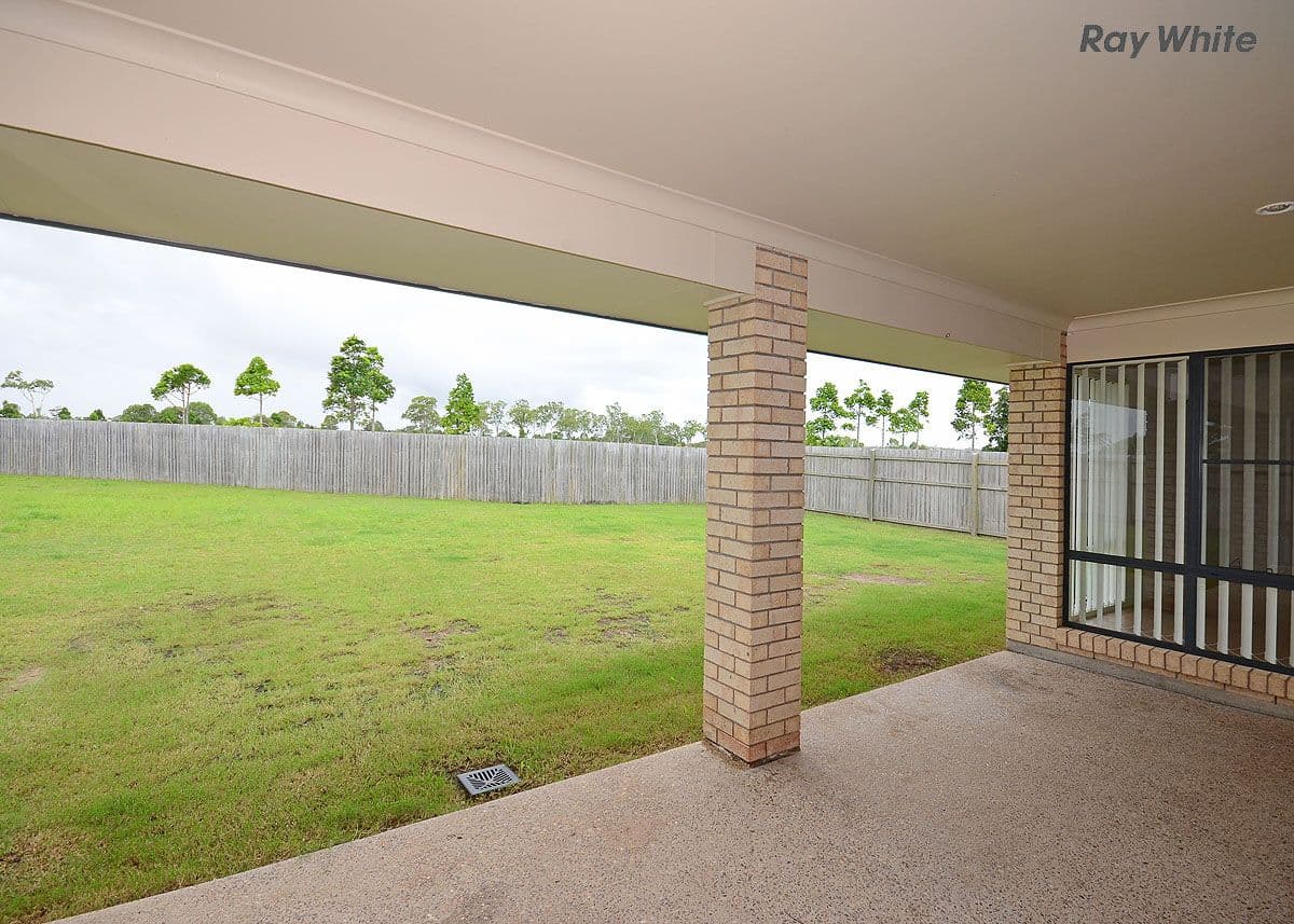 16 Golden Grove Court, ELI WATERS QLD 4655, Eli Waters - Thumbnail 3