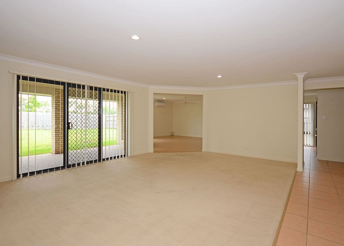 16 Golden Grove Court, ELI WATERS QLD 4655, Eli Waters - Thumbnail 8