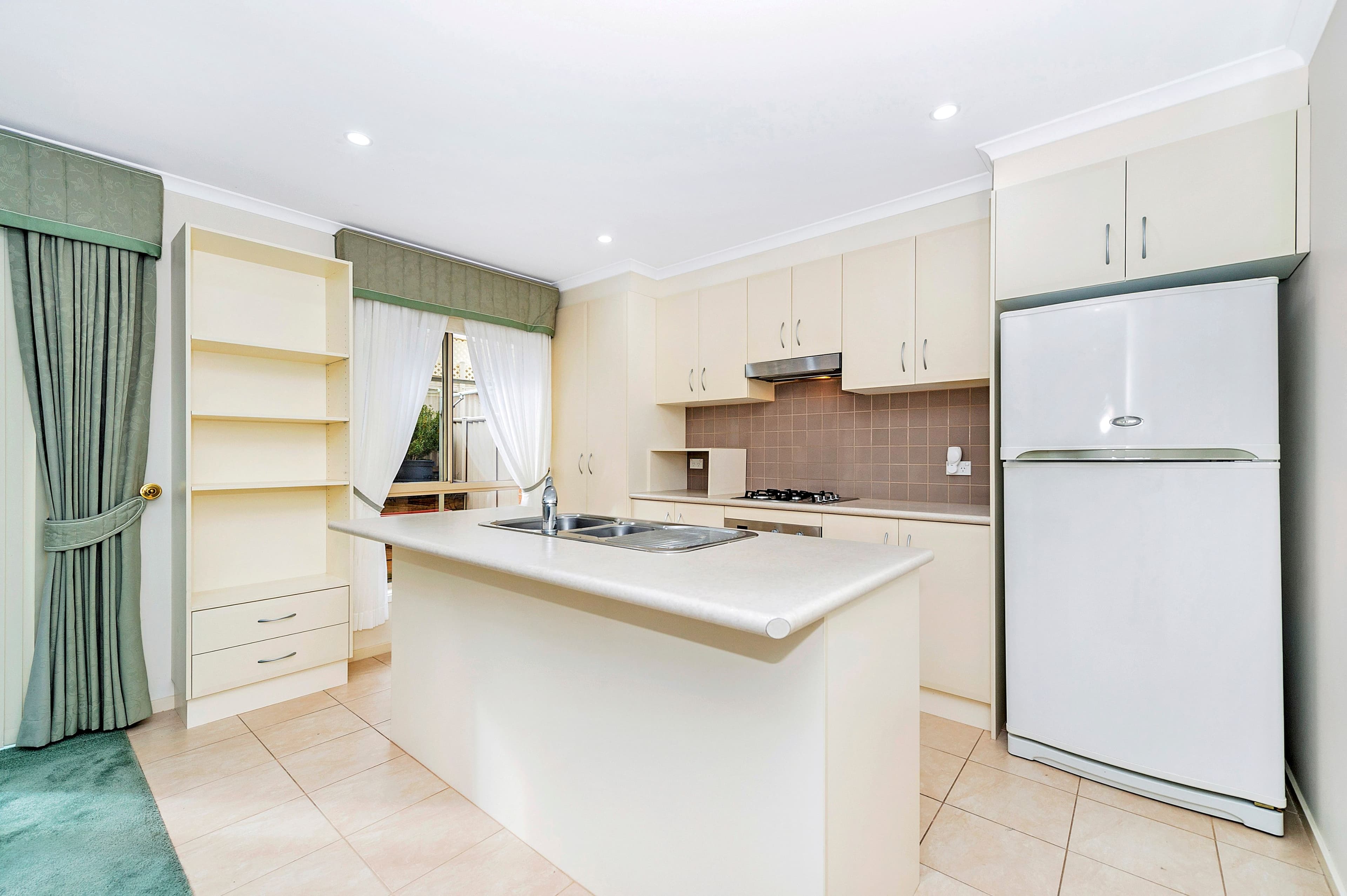 8-10 Erin Street, Queanbeyan NSW 2620, Queanbeyan - Thumbnail 3