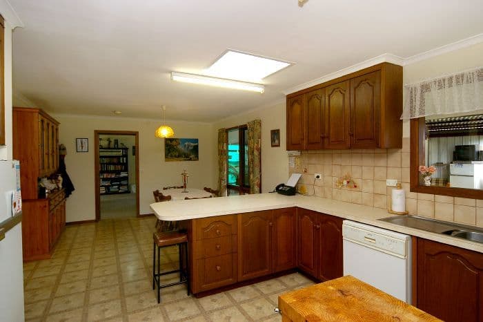 19 Peel Road, INVERLEIGH VIC 3321, Inverleigh - Thumbnail 4