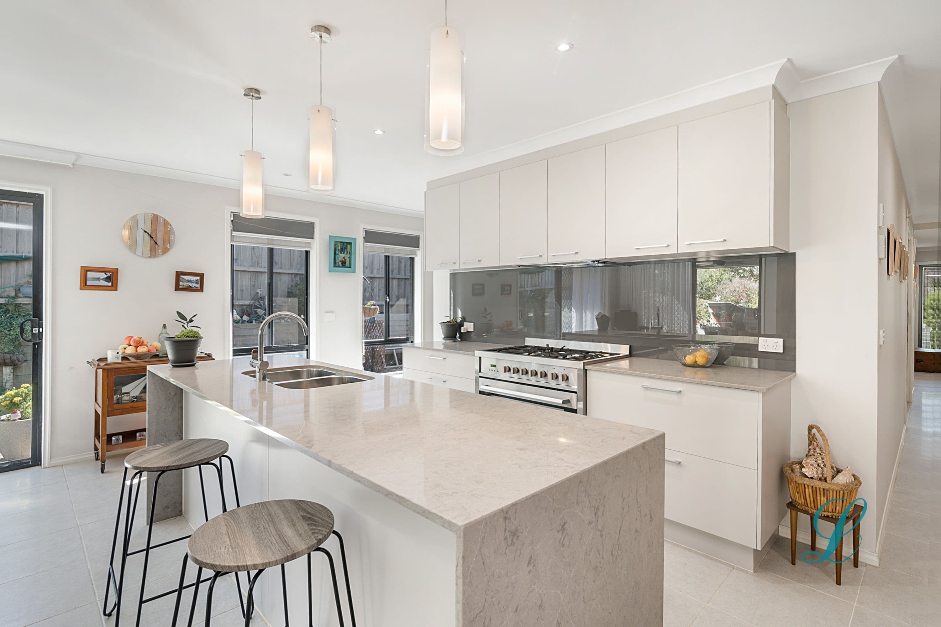 17 Bannon Avenue, Sunbury VIC 3429, Sunbury - Thumbnail 3