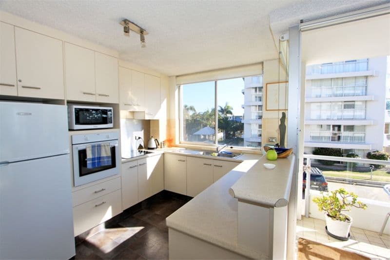 166 The Esplanade, BURLEIGH HEADS QLD 4220, Burleigh Heads - Thumbnail 4