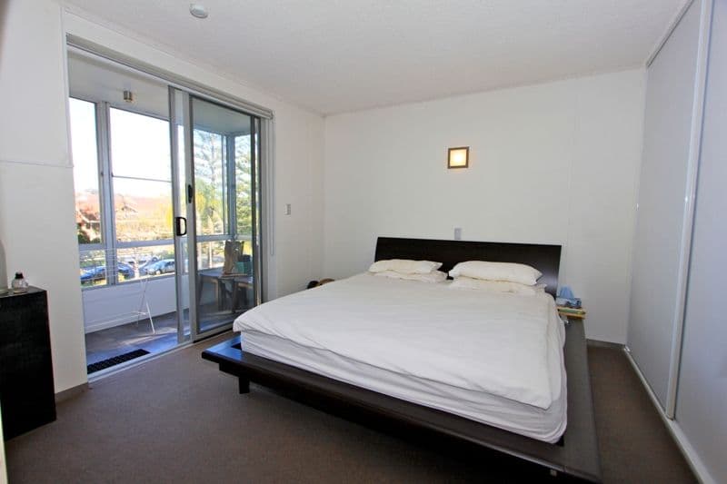 166 The Esplanade, BURLEIGH HEADS QLD 4220, Burleigh Heads - Thumbnail 6