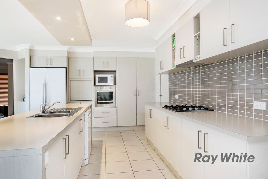 7 Robin Close, Wakerley QLD 4154, Wakerley - Thumbnail 4