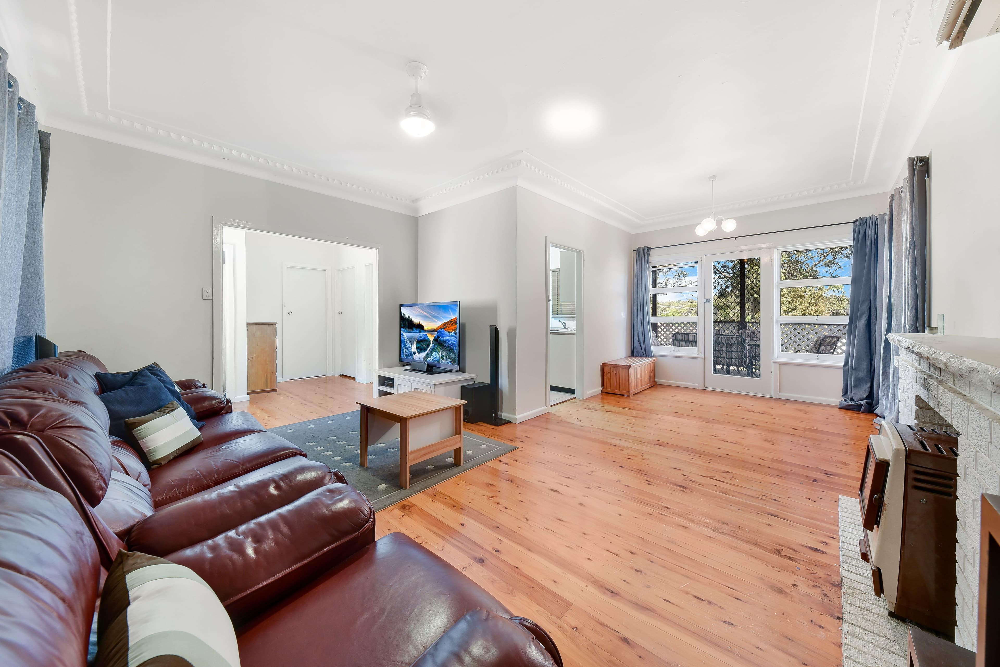 35 Grandview Drive, Campbelltown NSW 2560, Campbelltown - Thumbnail 2