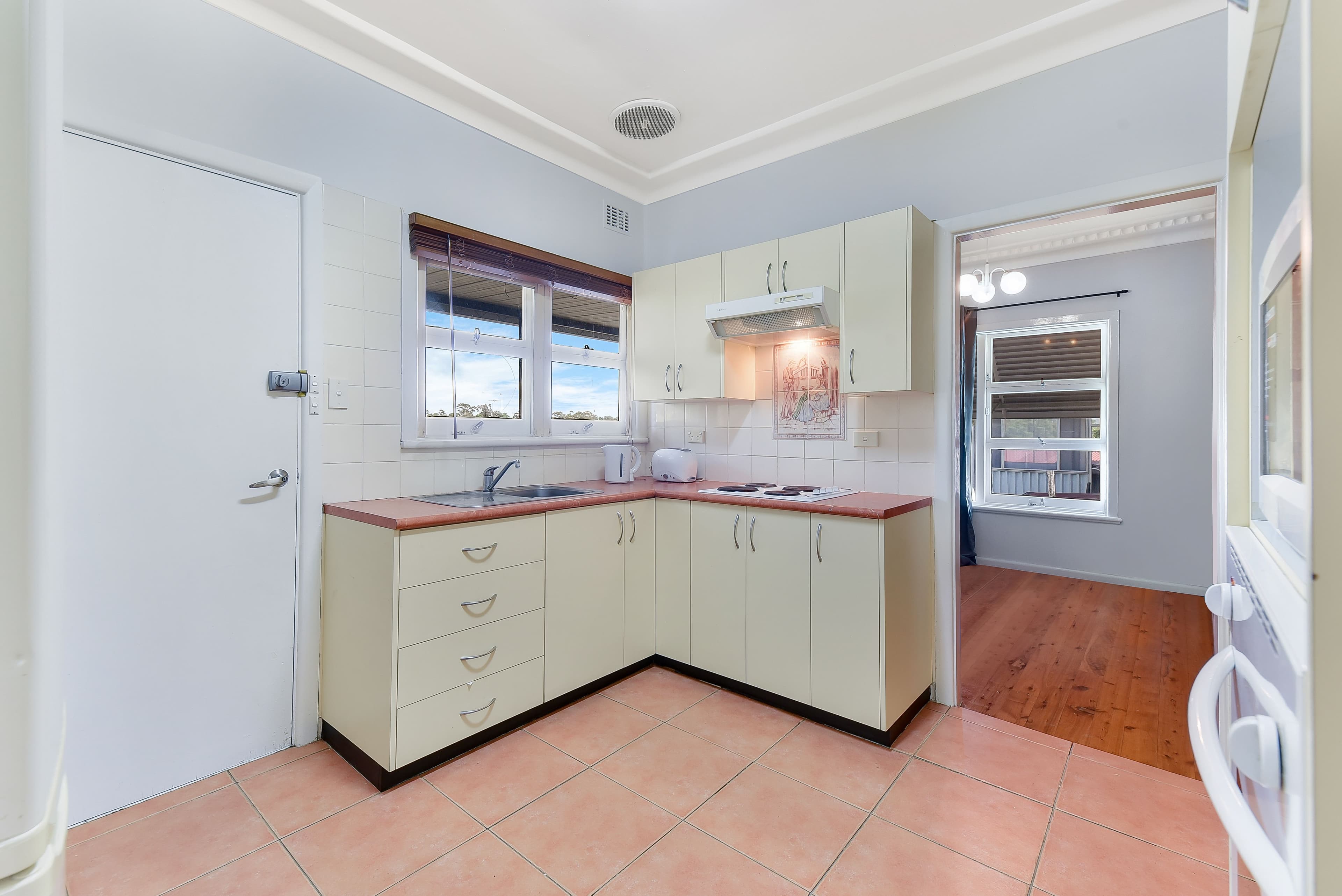 35 Grandview Drive, Campbelltown NSW 2560, Campbelltown - Thumbnail 4