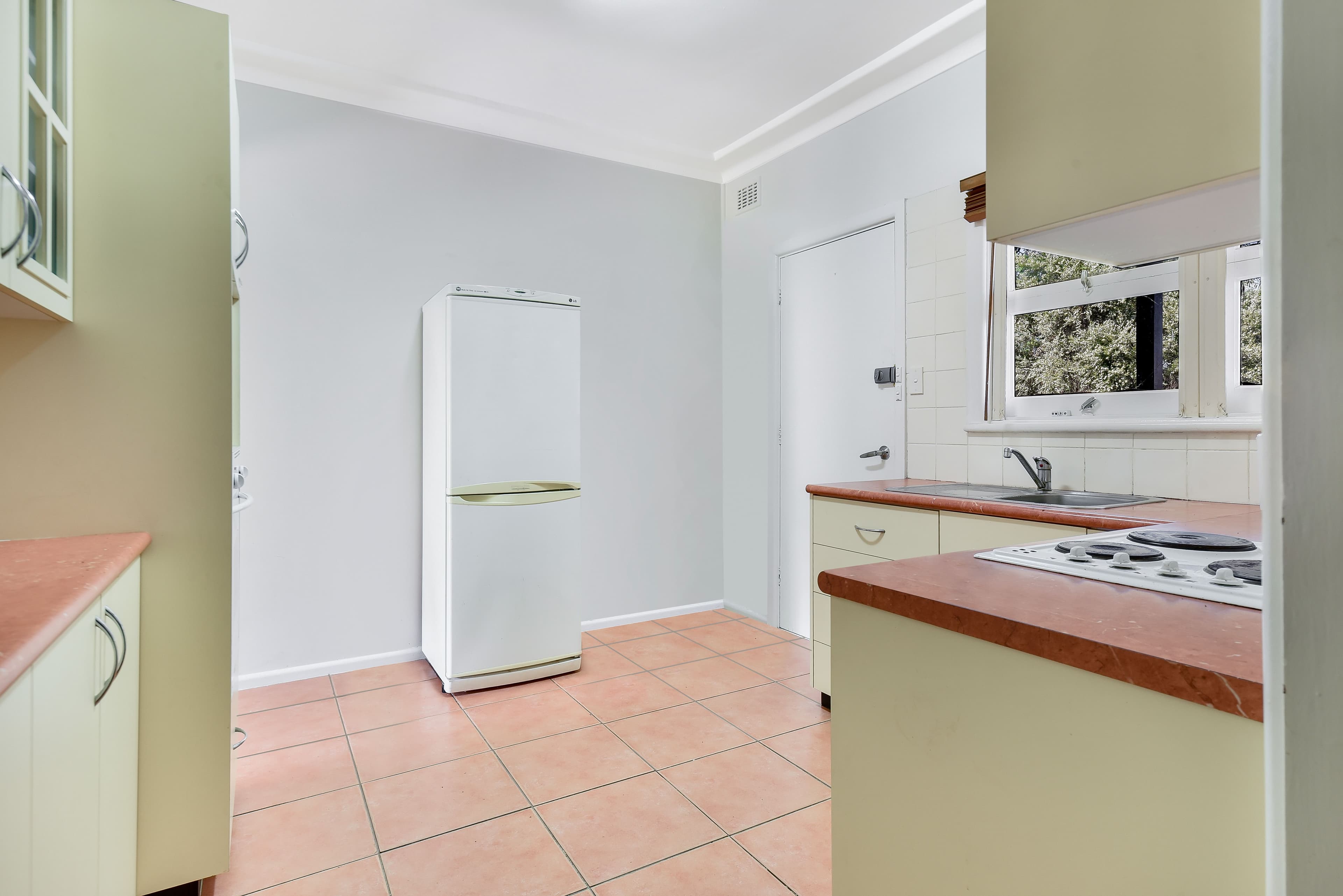 35 Grandview Drive, Campbelltown NSW 2560, Campbelltown - Thumbnail 5