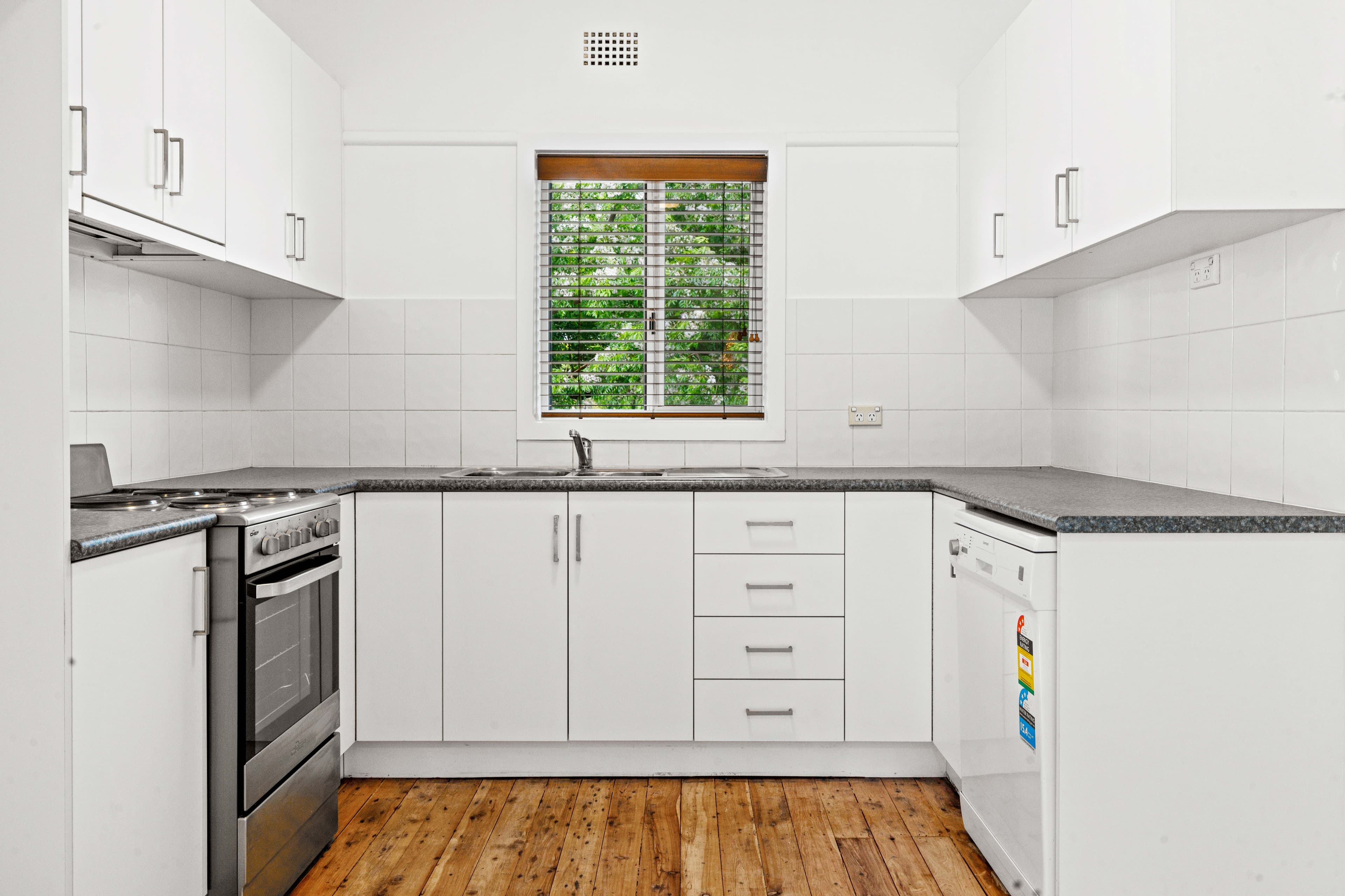 28 Petit Street, Yass NSW 2582, Yass - Thumbnail 3