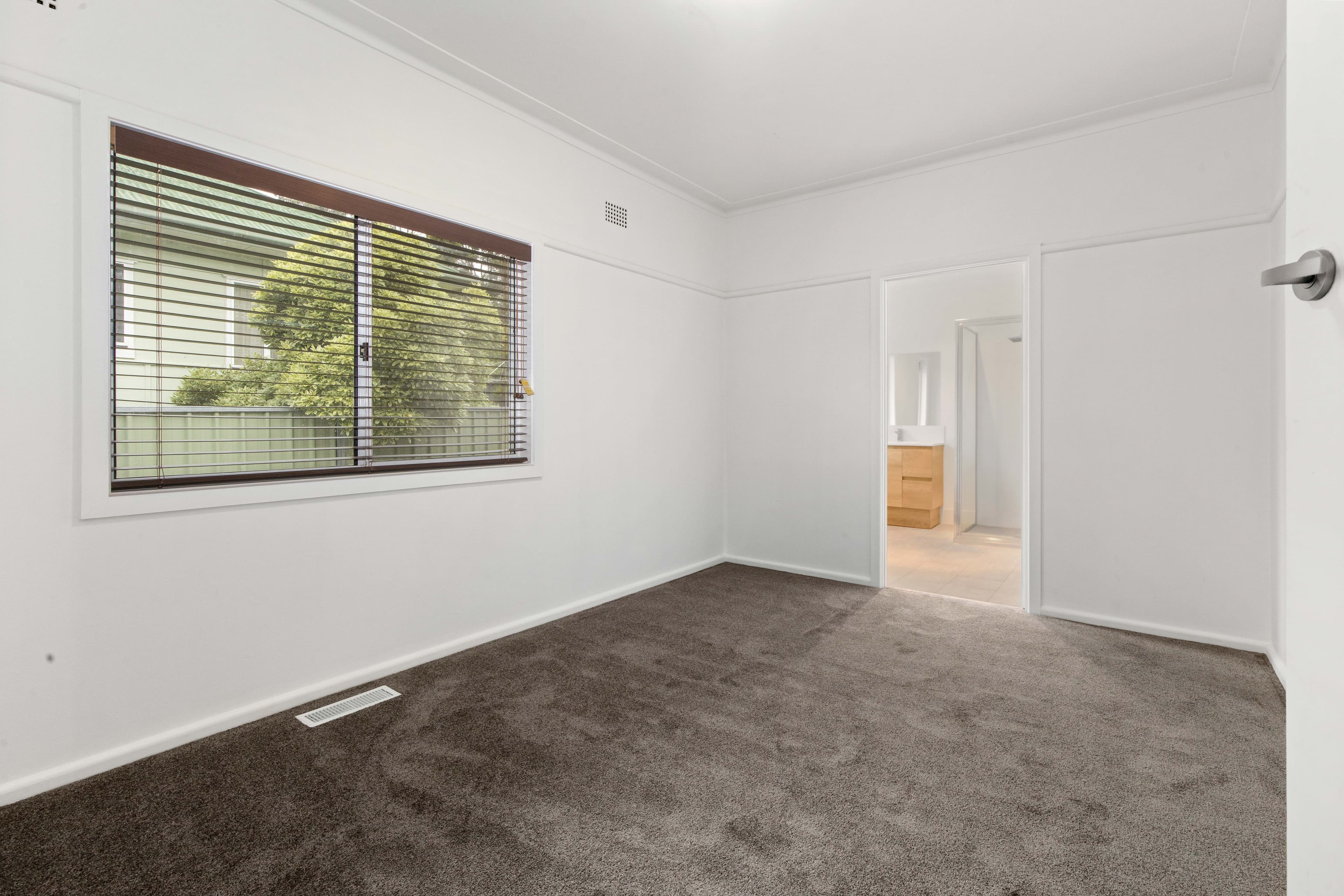 28 Petit Street, Yass NSW 2582, Yass - Thumbnail 6