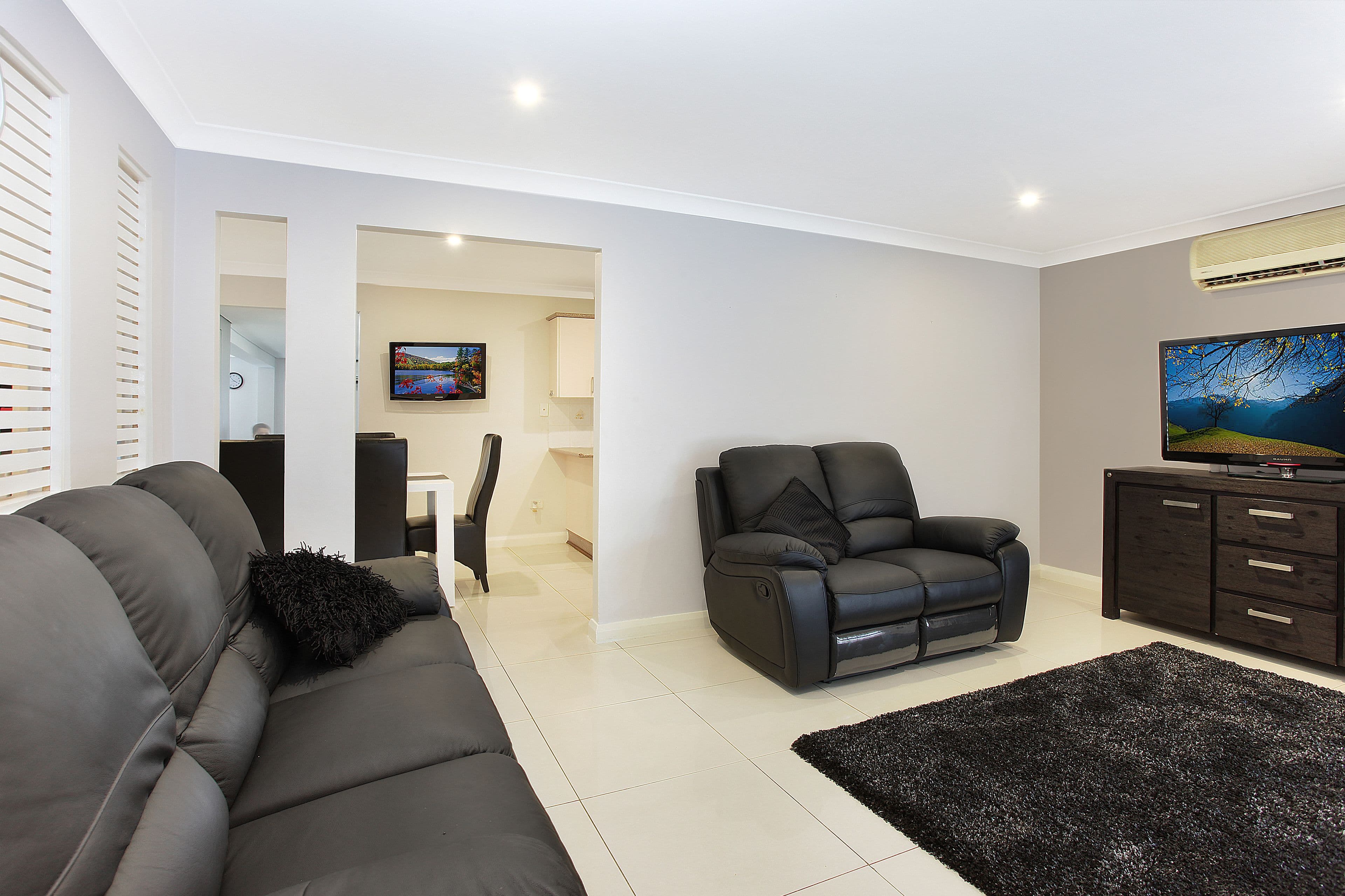 48 Glen Elgin Crescent, Edensor Park - Thumbnail 2