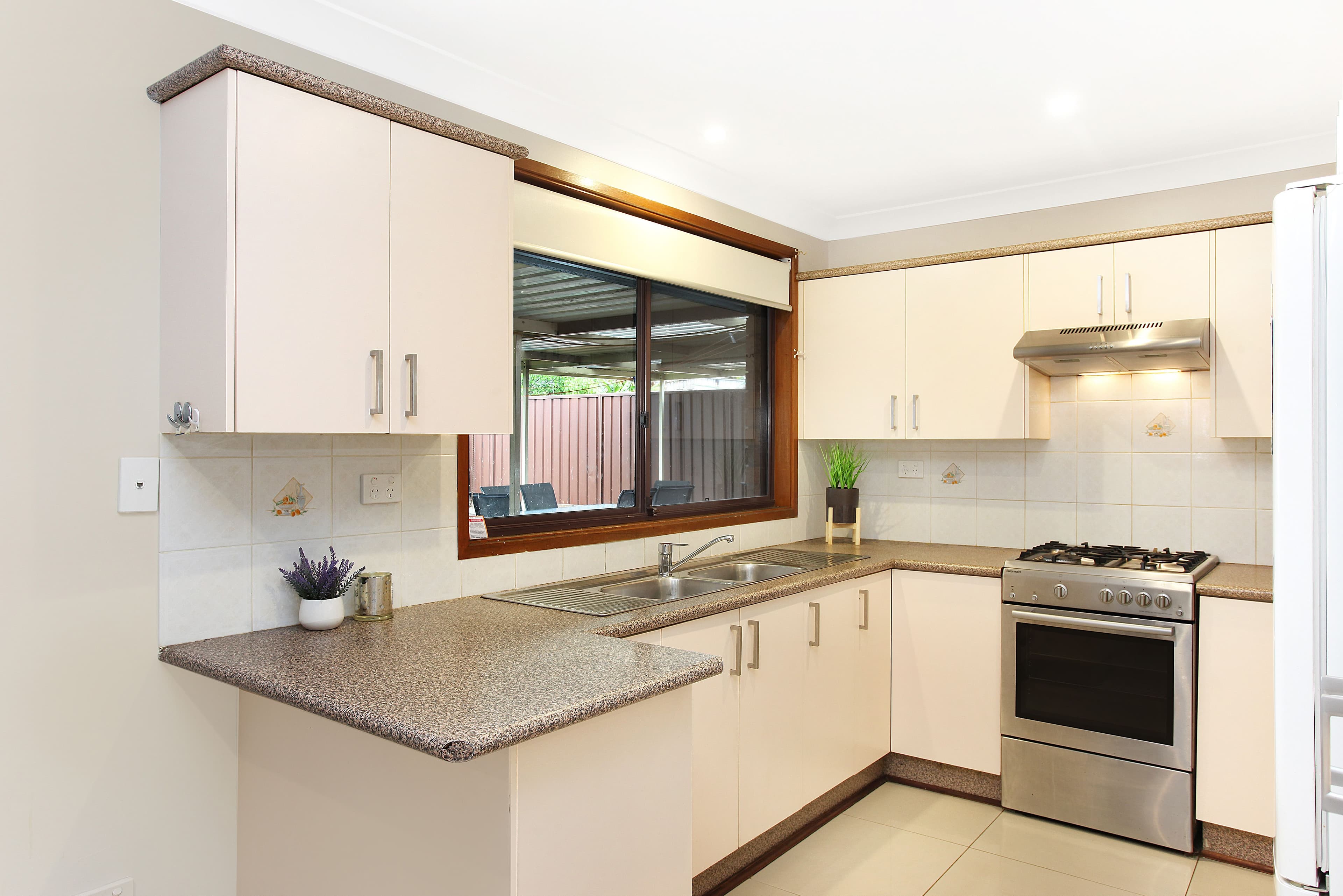 48 Glen Elgin Crescent, Edensor Park - Thumbnail 3
