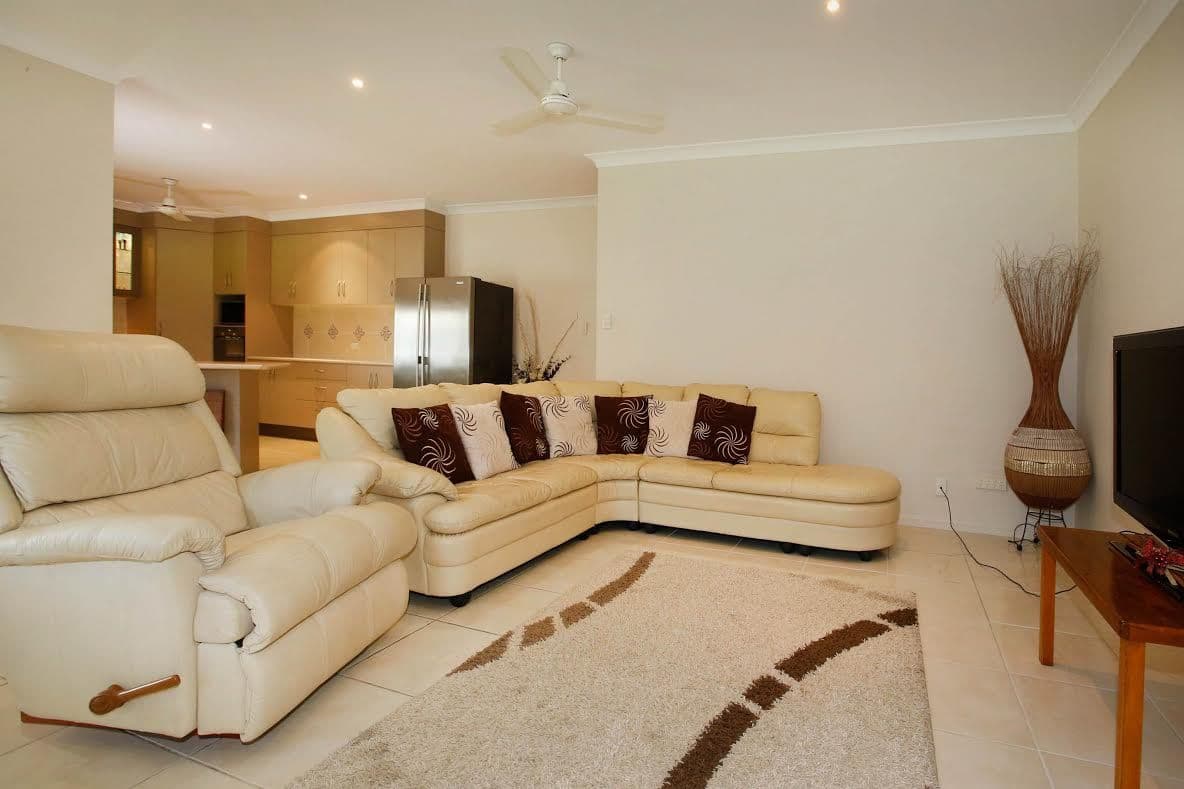 21 Knox Court, MOUNT LOUISA QLD 4814, Mount Louisa - Thumbnail 3
