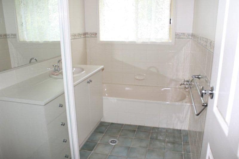 68 hermitage Drive, COROWA NSW 2646, Corowa - Thumbnail 3