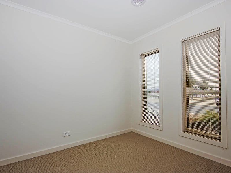 4 Moselle Street, POINT COOK VIC 3030, Point Cook - Thumbnail 4