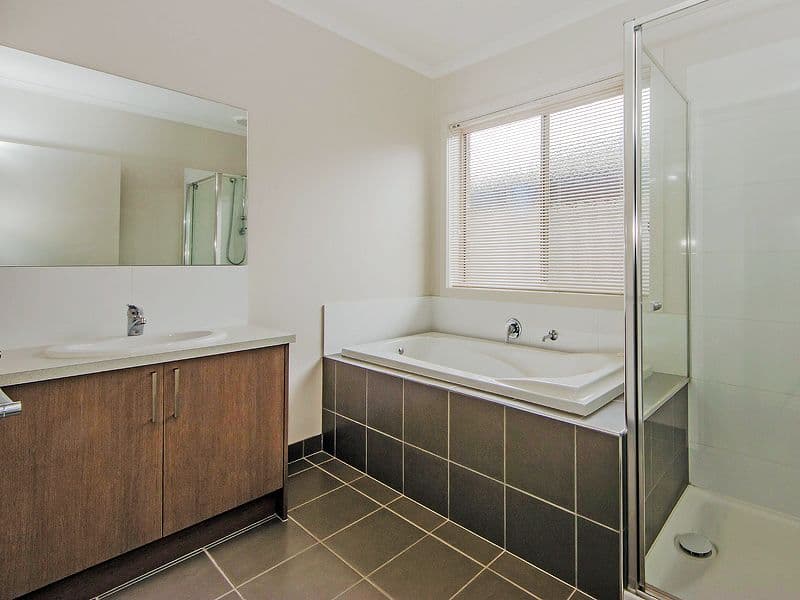 4 Moselle Street, POINT COOK VIC 3030, Point Cook - Thumbnail 7