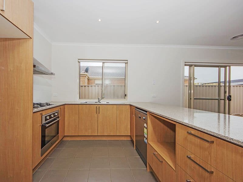 4 Moselle Street, POINT COOK VIC 3030, Point Cook - Thumbnail 8