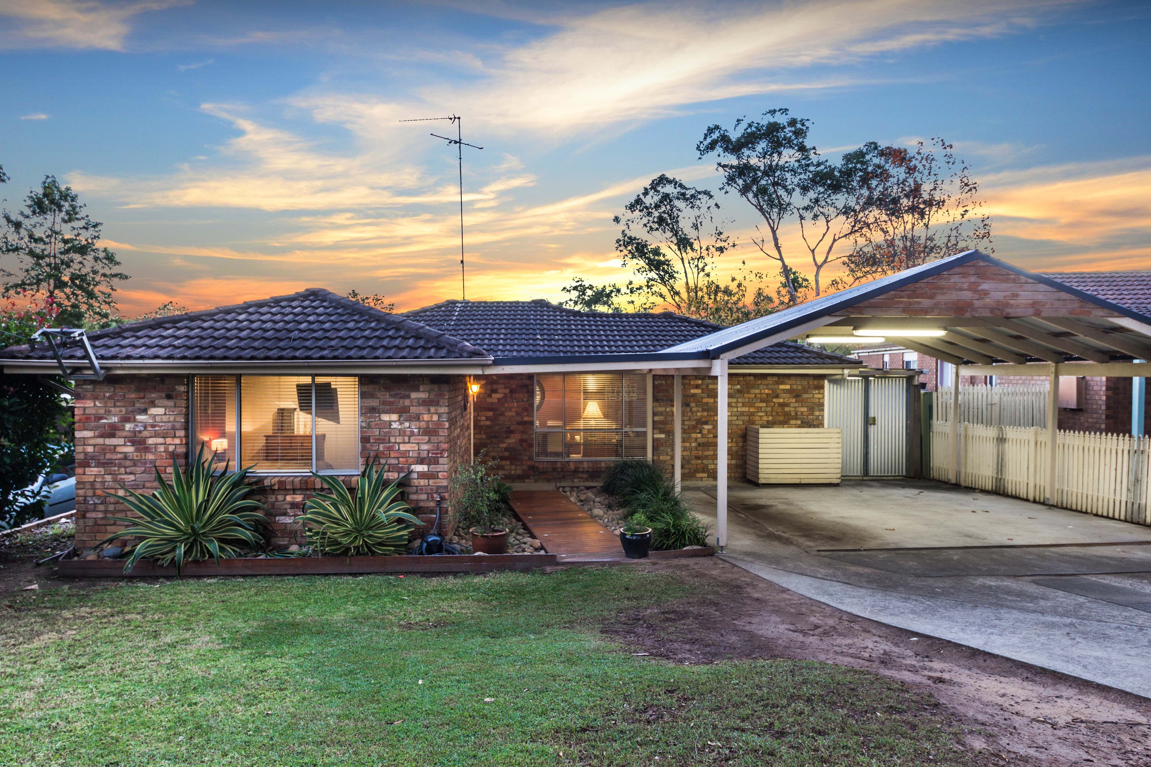 42 Nightingale Square, Glossodia - Image 1