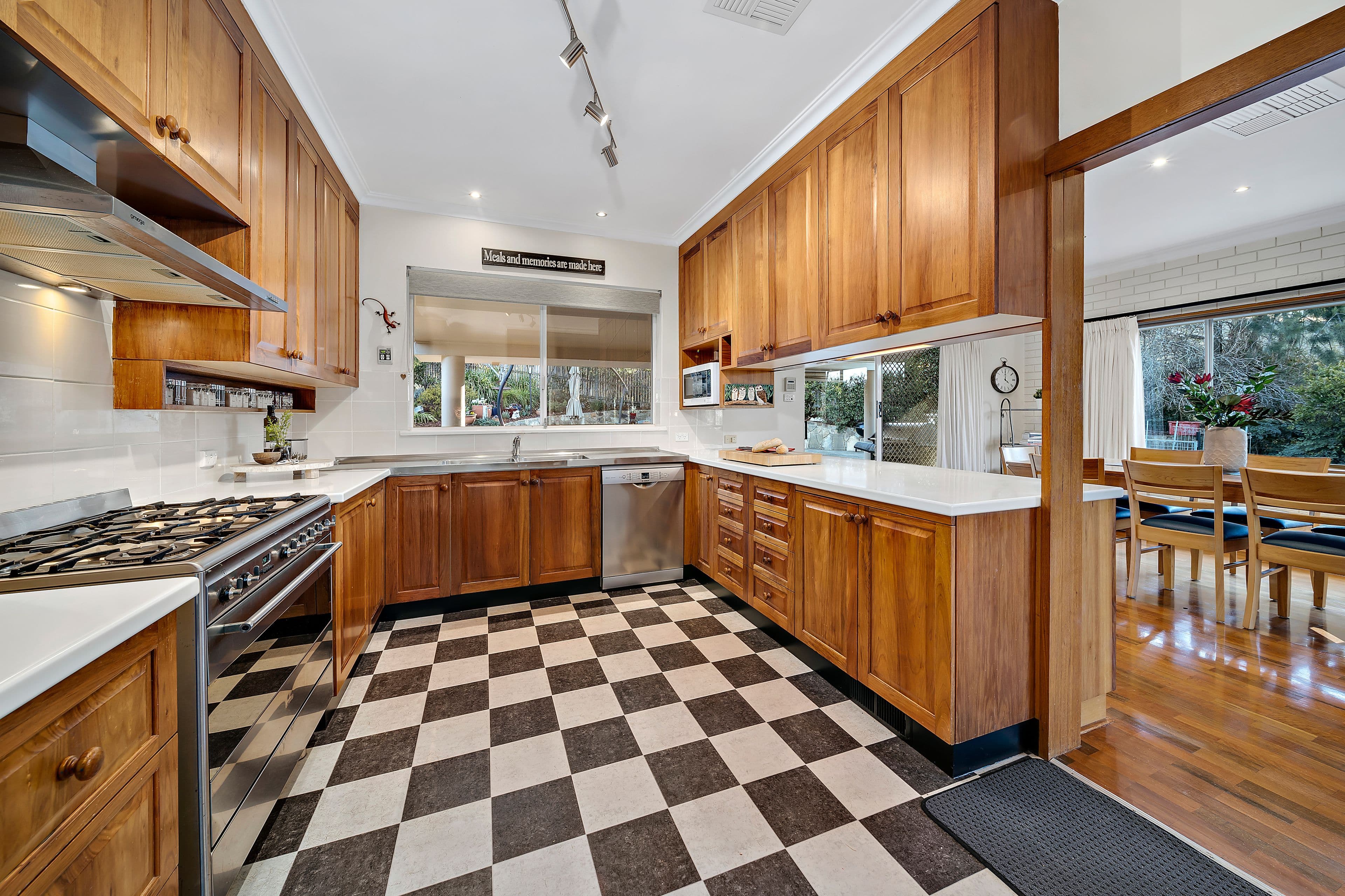 12 Booth Crescent, Cook ACT 2614, Cook - Thumbnail 3