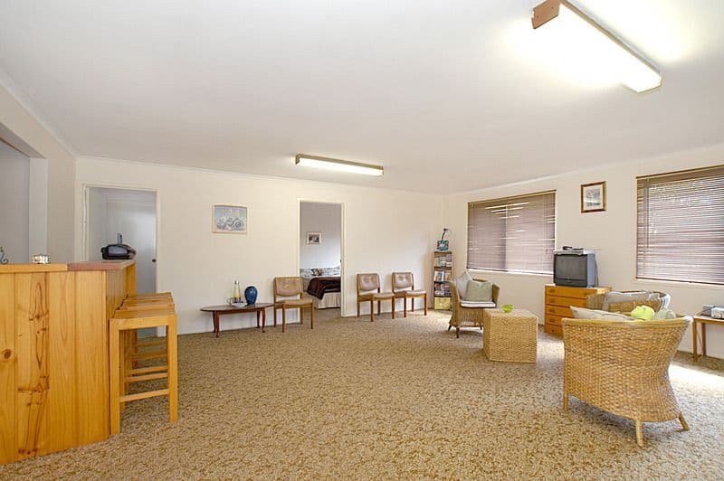 6 Saintsbury Crescent, DANDENONG NORTH VIC 3175, Dandenong North - Thumbnail 4