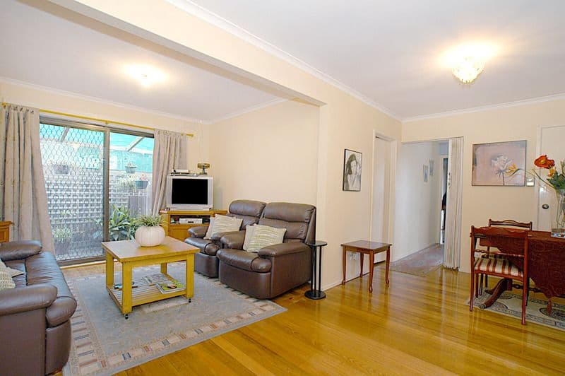 6 Saintsbury Crescent, DANDENONG NORTH VIC 3175, Dandenong North - Thumbnail 5