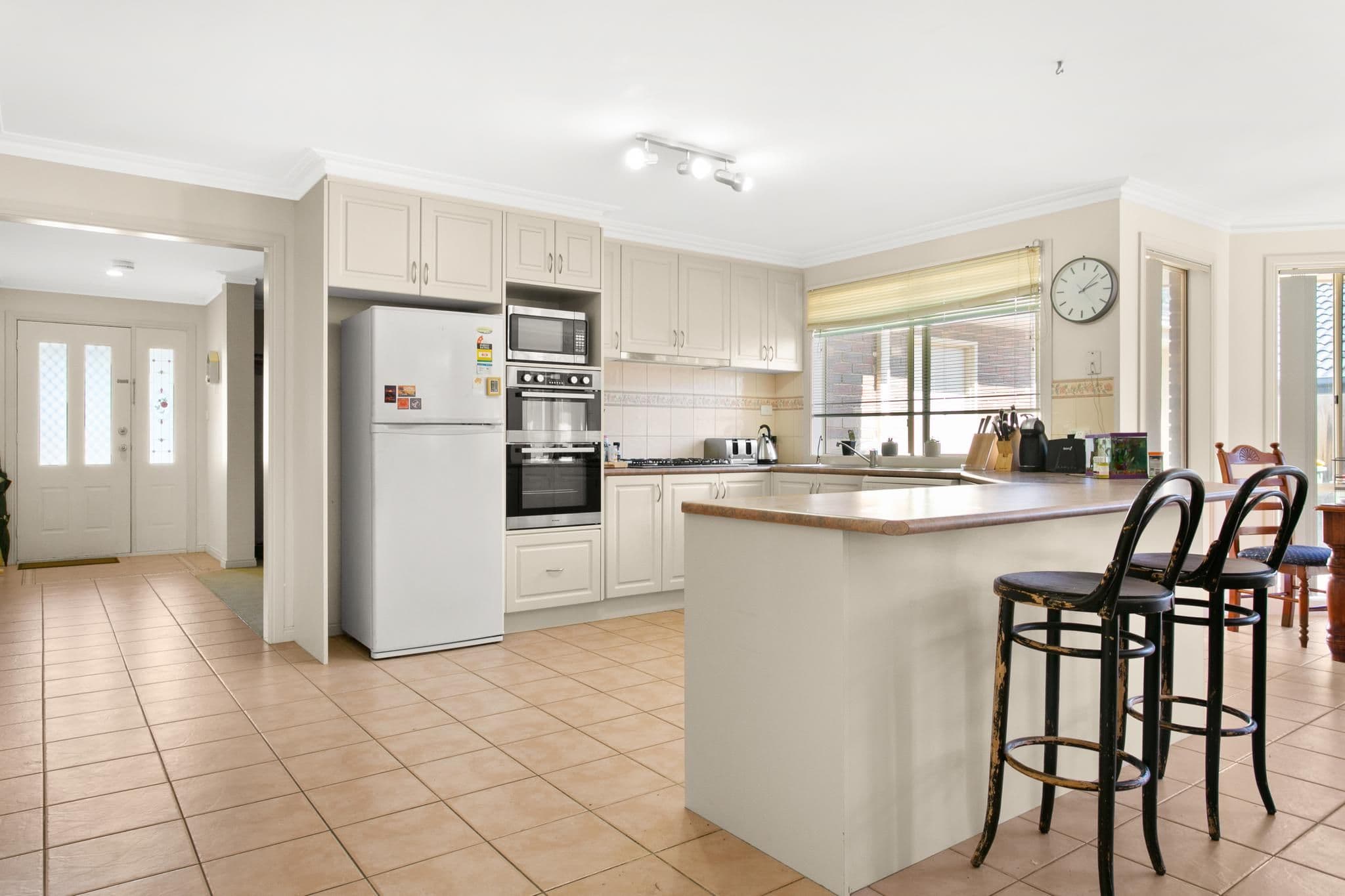 9 Jamie Court, Pakenham VIC 3810, Pakenham - Thumbnail 3