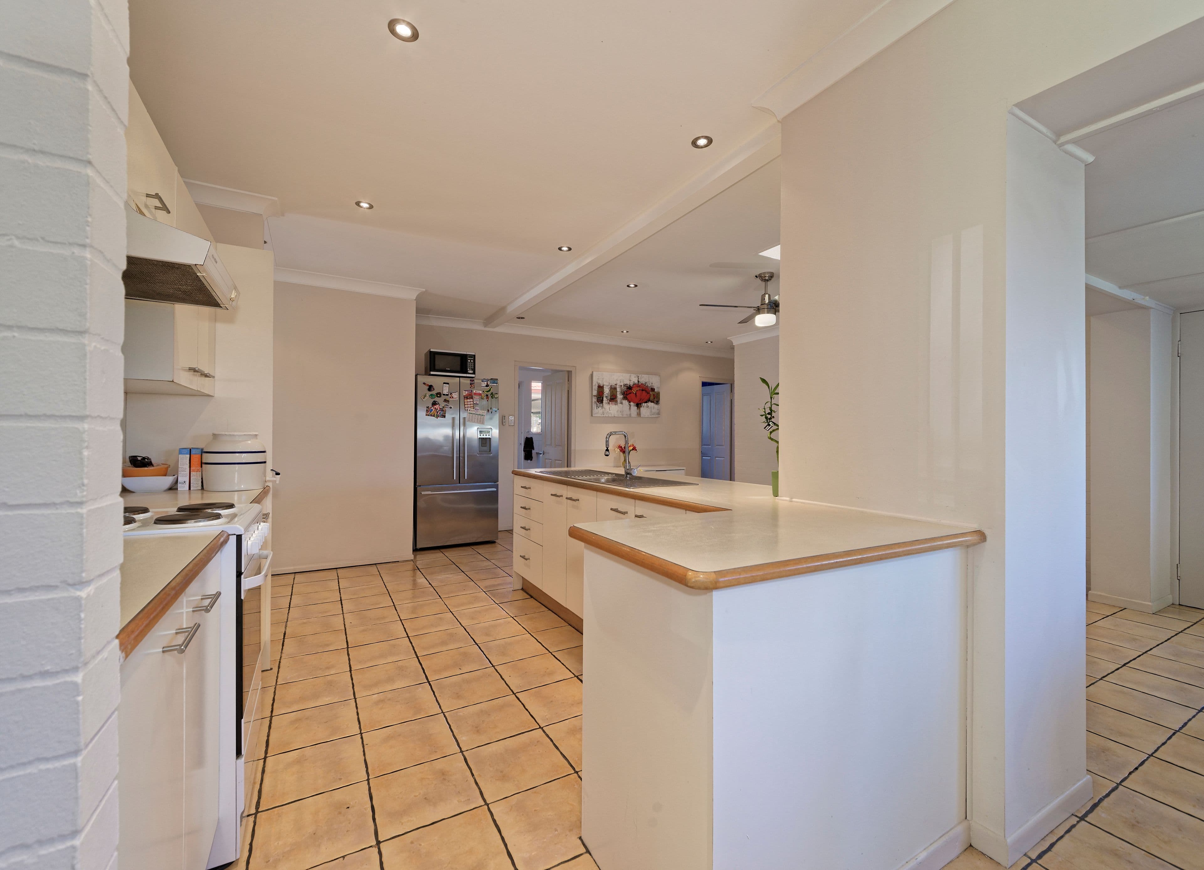 28 Houghton Avenue, Redcliffe QLD 4020, Redcliffe - Thumbnail 3