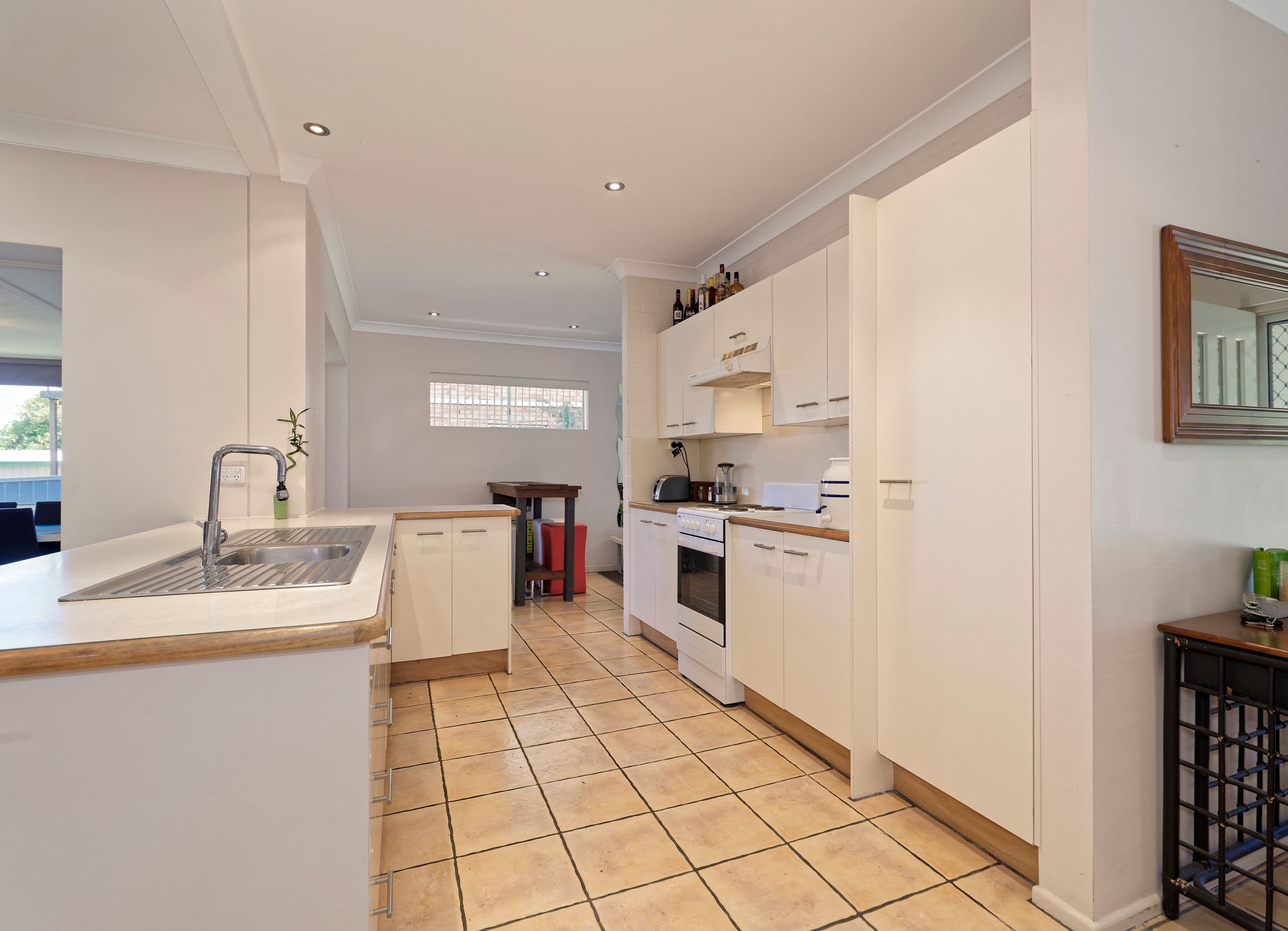 28 Houghton Avenue, Redcliffe QLD 4020, Redcliffe - Thumbnail 4