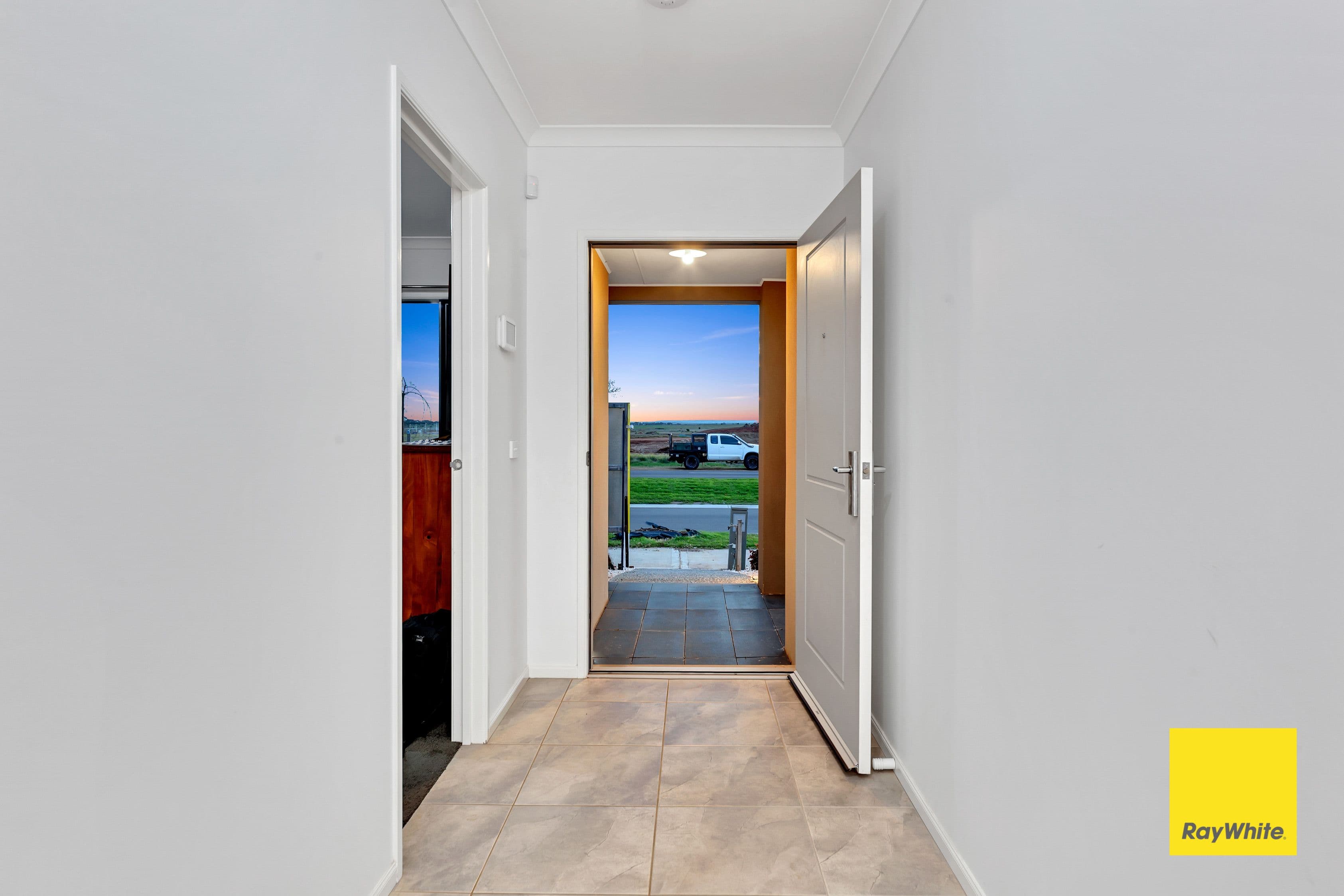328 Davis Road, Tarneit VIC 3029, Tarneit - Thumbnail 4
